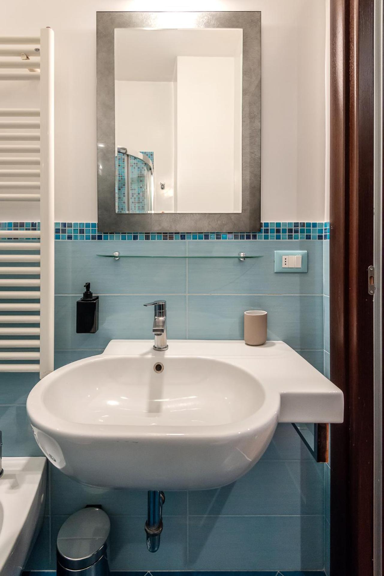 Stayeasy Montenero48 - Portaromana Center Apartment *